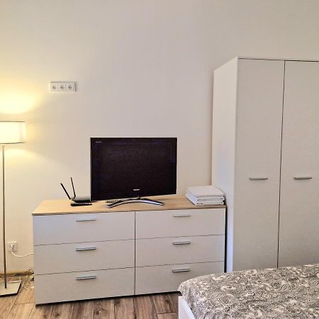 Apartamento Cozy Studio In Heart Of Old Town Vilna Exterior foto